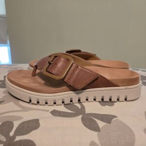 Vionic Women's Uptown Toe Post Sandal